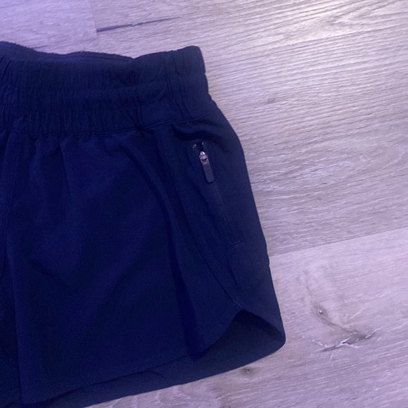 Lululemon Tracker Short V - Picture 6 of 7